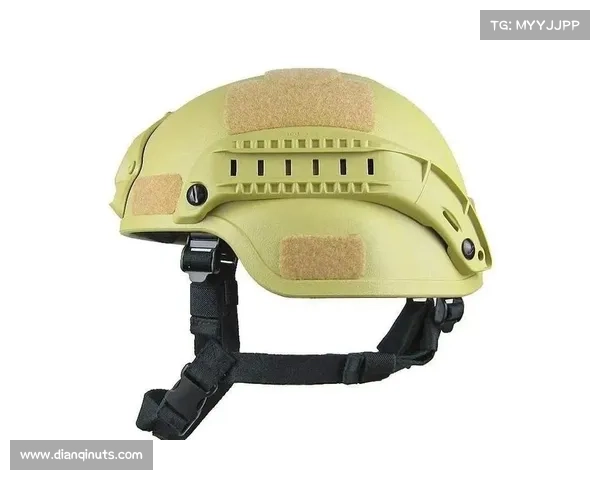 美式橄榄球装备技术演变史 从传统护具到智能穿戴的创新革新 美式橄榄球装备技术演变史 从传统护具到智能穿戴的创新革新